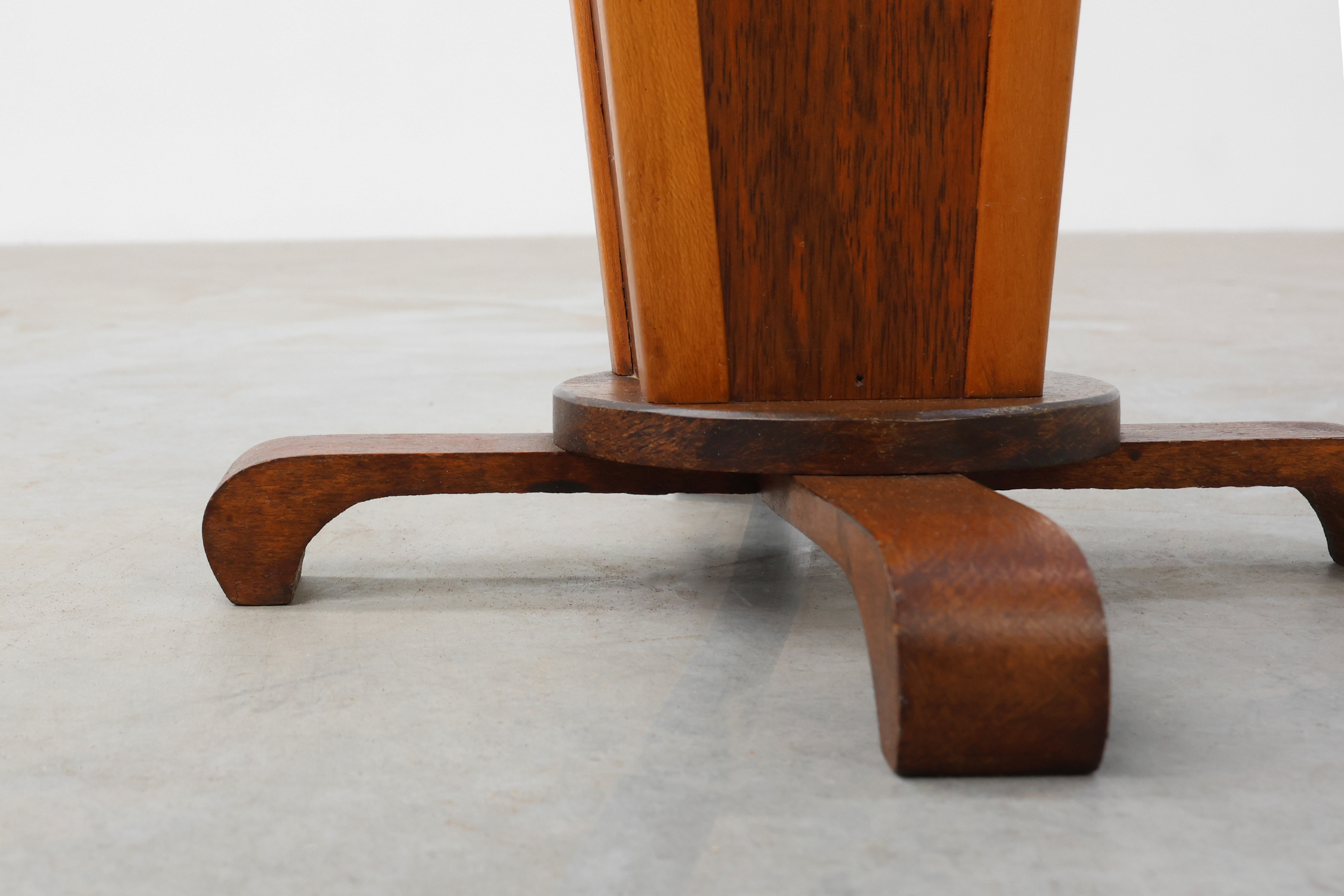 Art Deco round wooden side table, France 1920sthumbnail